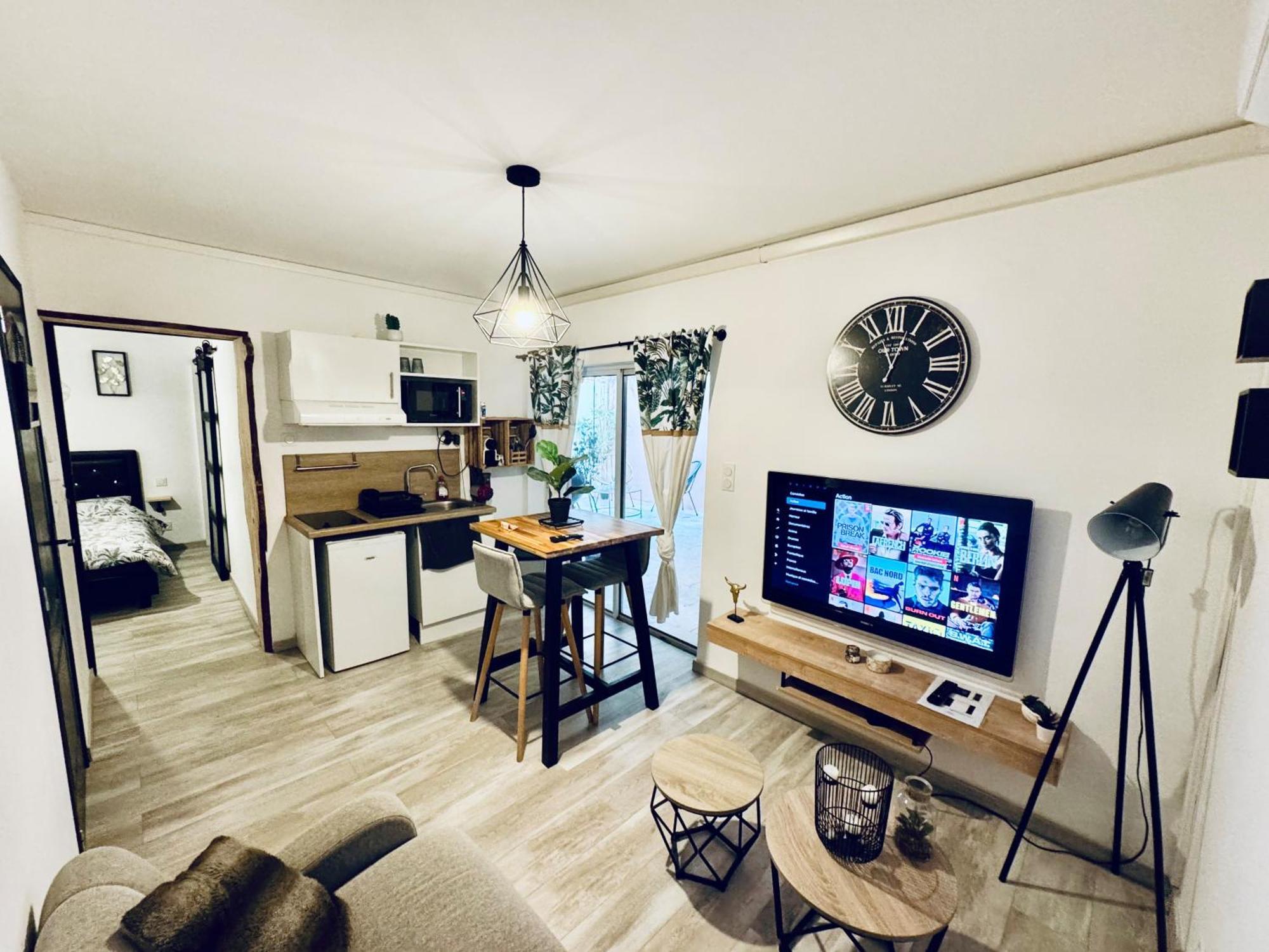 Apartament Alena Bourg-Saint-Andéol Zewnętrze zdjęcie